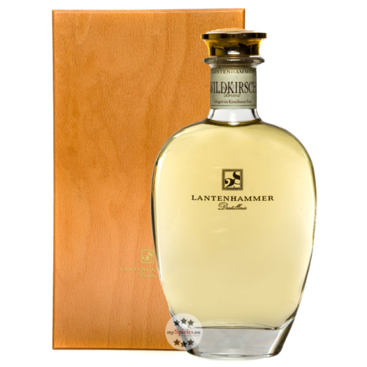 Lantenhammer Raritäten Wildkirschbrand / 43 % Vol. / 0,7 Liter-Karaffe in Holzschatulle