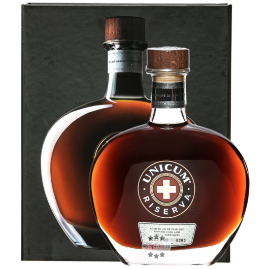 Zwack Unicum Riserva Kräuterlikör / 40 % vol / 0,7 Liter-Flasche in Geschenkbox